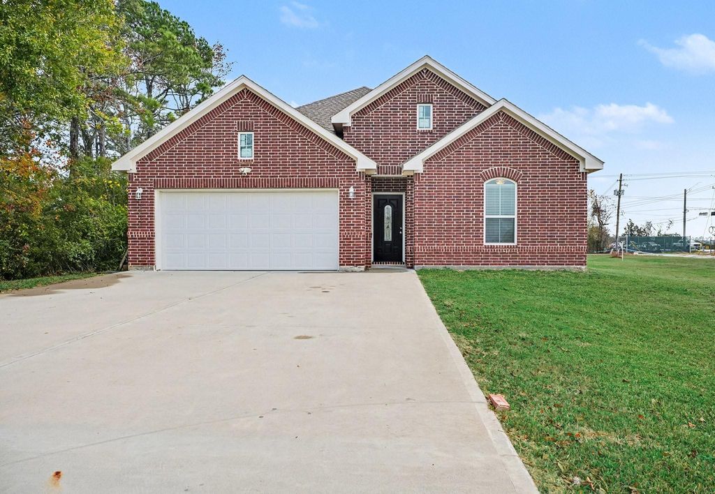Photo of 3633 E Meadow Ln, Dickinson, TX 77539 (MLS # 2431195)