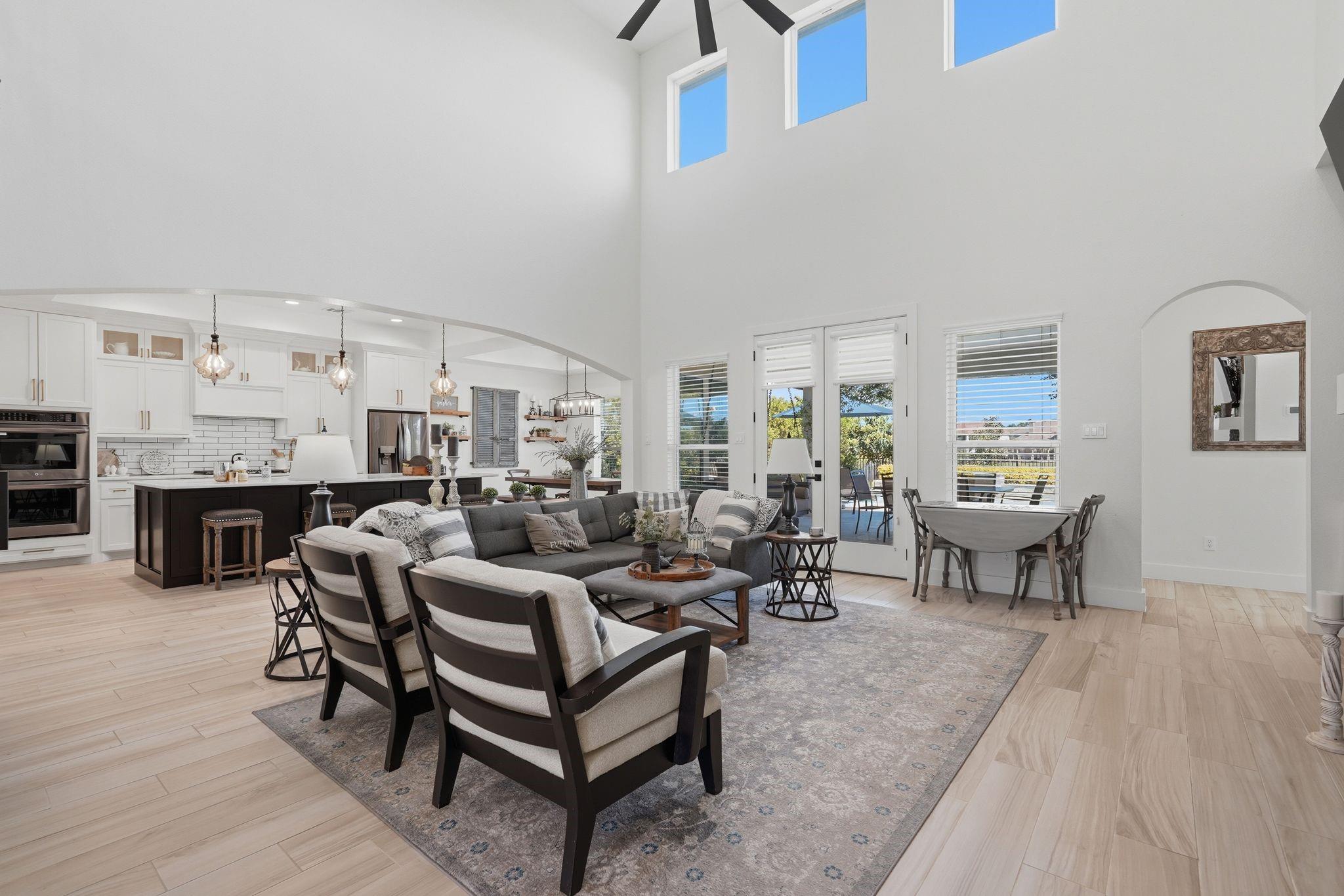 11600 Grand View Drive