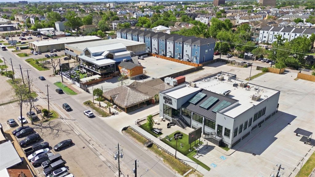 Photo of 1426 W 21st Street #A, Houston, TX 77008 (MLS # 27959117)