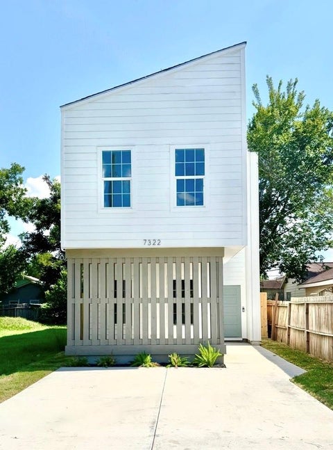 Homes For Rent - 7322 Laredo Street<br/> Houston, TX 77020