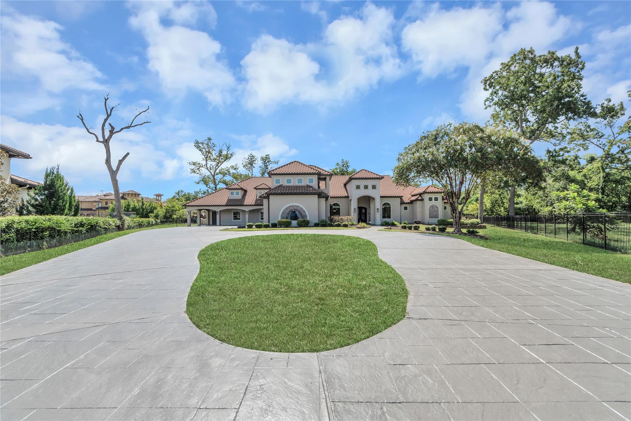 50 Golden Hollow