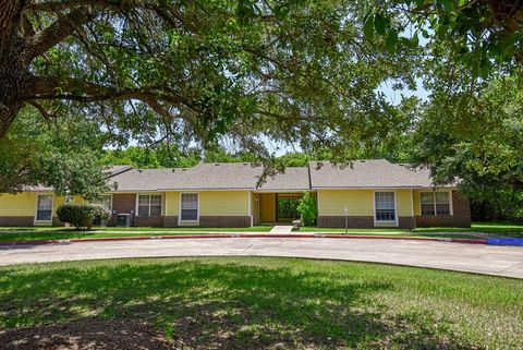 Photo of 1803 Gray St, Palacios, TX 77465 (MLS # 16034150) Photo of 1803 Gray St, Palacios, TX 77465 (MLS # 16034150)