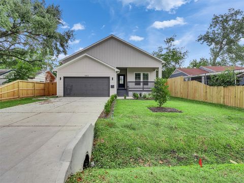 Photo of 10513 Chesterfield Drive, Houston, TX 77051 (MLS # 13864474)