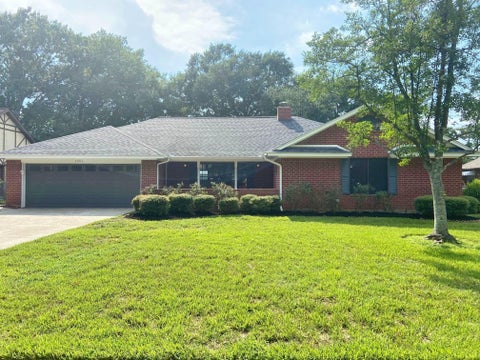 Homes For Sale - 31211 Stella Lane<br/> Tomball, TX 77375