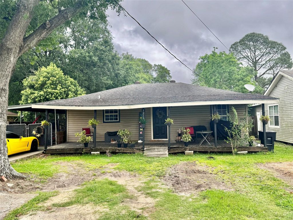Photo of 1219 S 13th Street, Nederland, TX 77627 (MLS # 96928902)