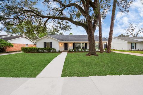 Photo of 7819 Pagewood Lane, Houston, TX 77063 (MLS # 51644303)