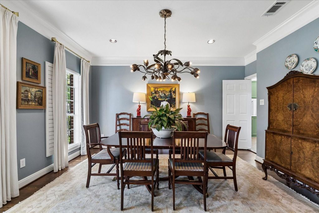 Photo of 4610 Ingersoll Street, Houston, TX 77027 (MLS # 31723817)