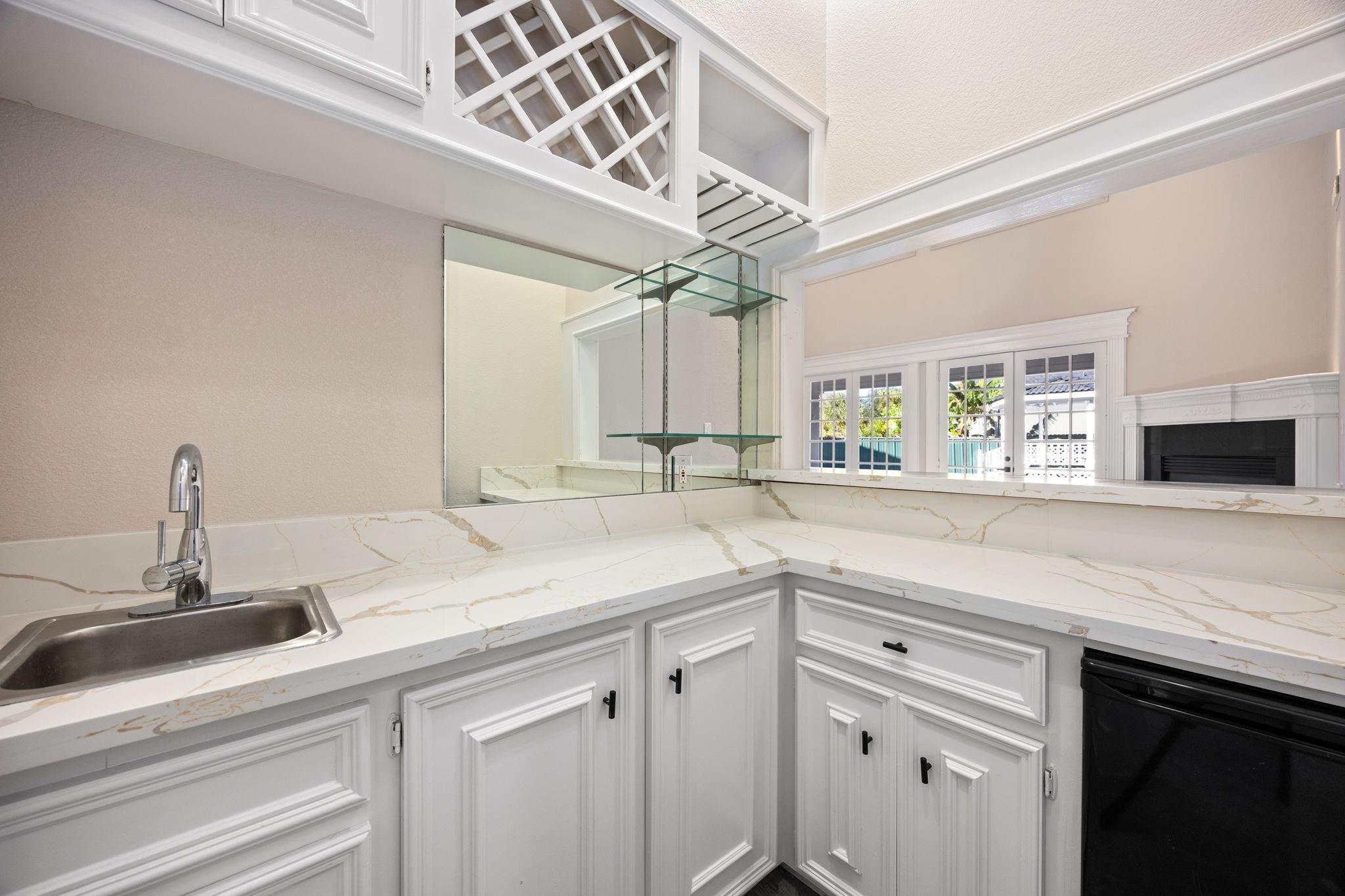 1002 Island View
