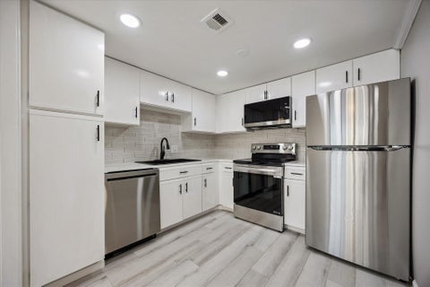 Photo of 2016 Main Street #903, Houston, TX 77002 (MLS # 57504207)