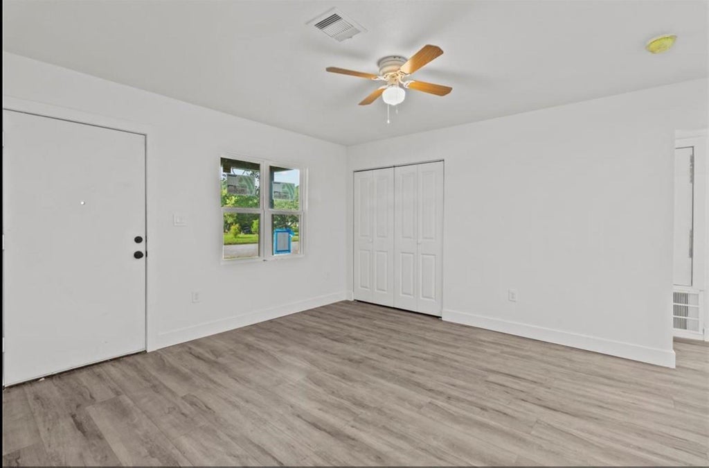 Photo of 805 805 19th Avenue N, Texas City, TX 77590 (MLS # 73398045)
