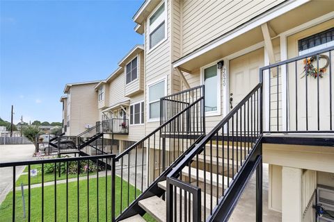 Photo of 2020 Harbour Drive, Seabrook, TX 77586 (MLS # 49467874)