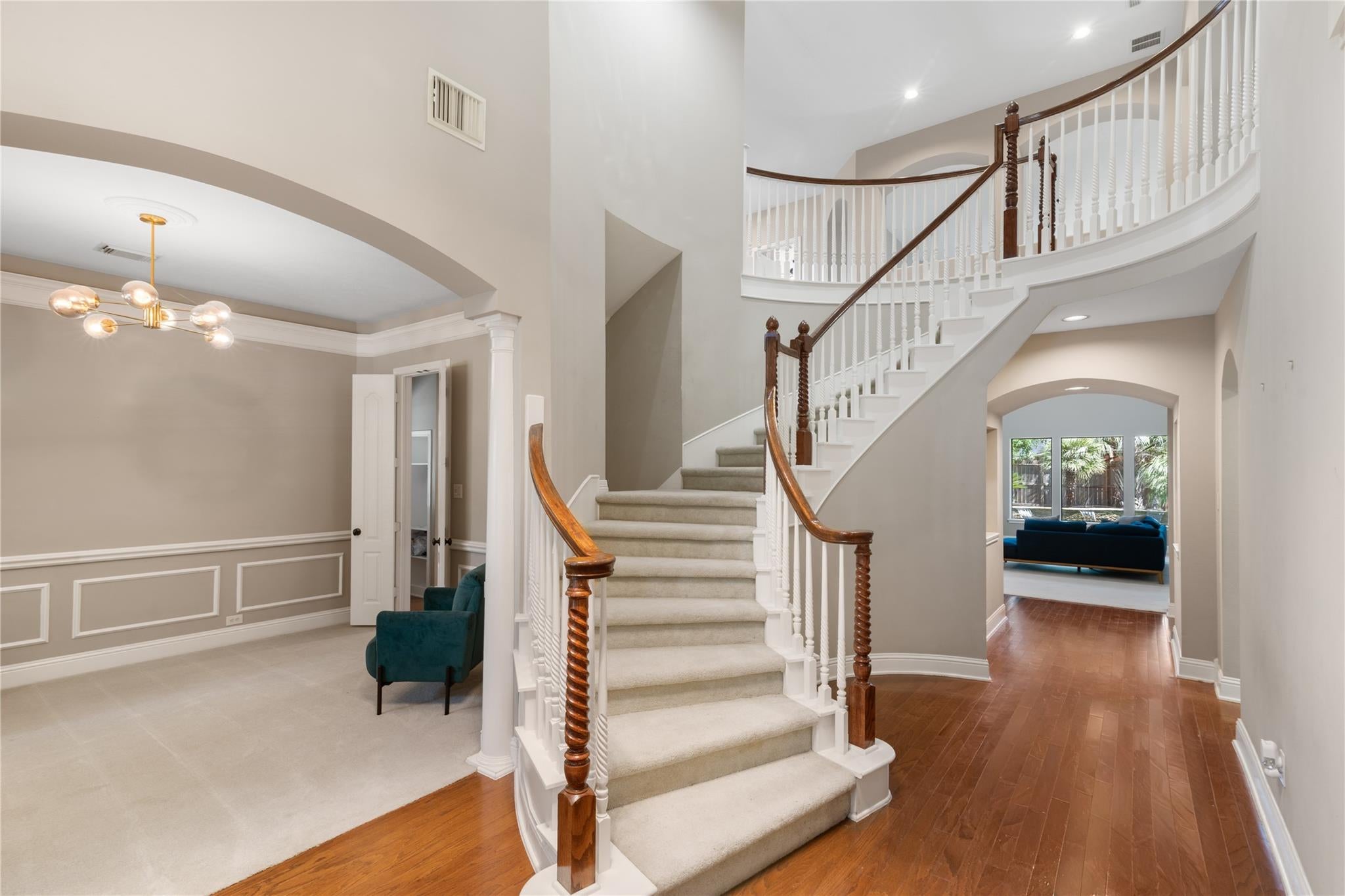 2525 W Ranch Drive