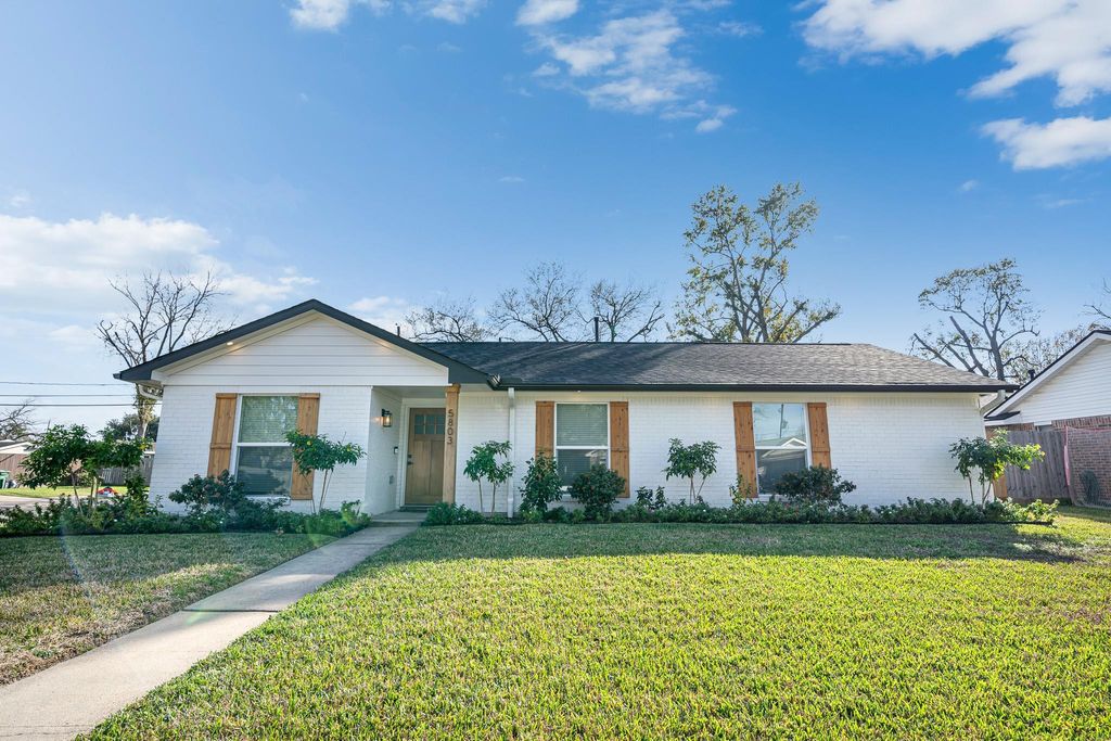Photo of 5803 Libbey Lane, Houston, TX 77092 (MLS # 77859975)