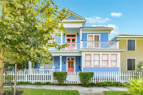 Photo of 1211 Winnie St #3, Galveston, TX 77550 (MLS # 29224329)