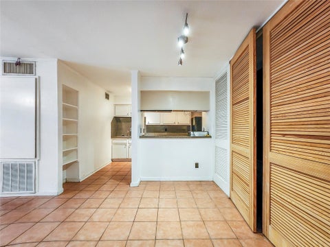 Photo of 3131 Cummins Street #15, Houston, TX 77027 (MLS # 47926969)