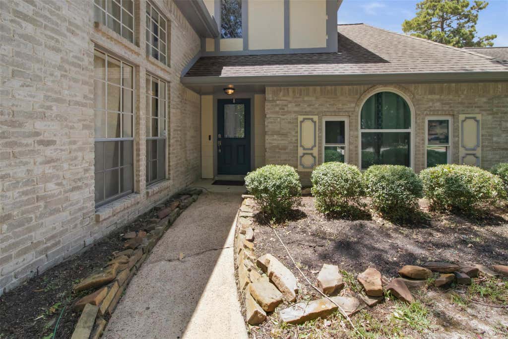 Photo of 15211 River Park Drive, Houston, TX 77070 (MLS # 97424969)