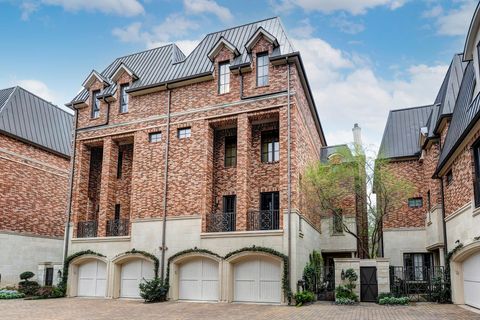 Photo of 1239 Rue De La Paix Way #B2, Houston, TX 77056 (MLS # 92275332)