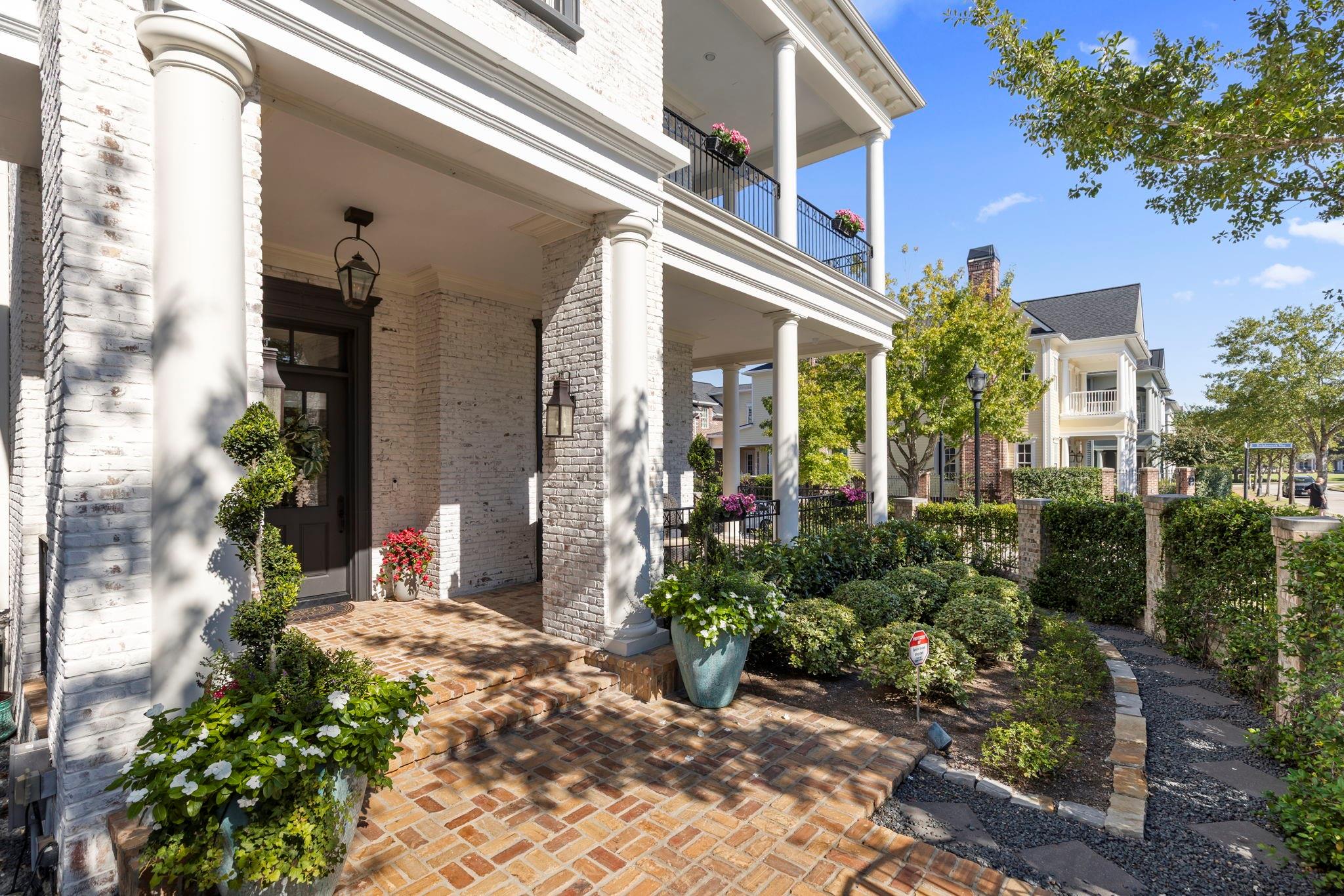 70 North Bay Boulevard
