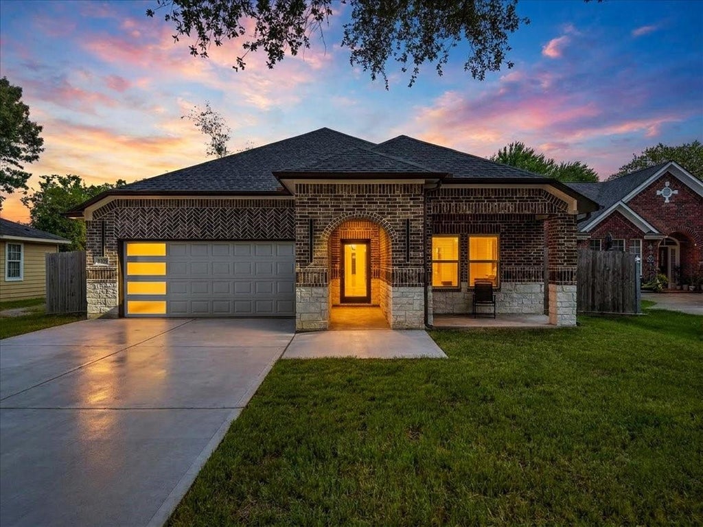 Photo of 8309 Holiday Lane, Houston, TX 77075 (MLS # 75743788)