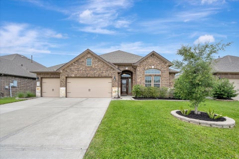 Homes For Sale - 611 Applewood Drive<br/> Galveston County, League City, TX 77573