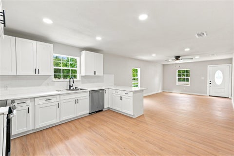 Tiny photo for 8414 Schiro Road, Hitchcock, TX 77563 (MLS # 29583243)