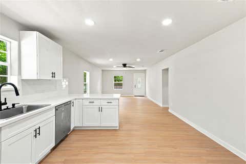 Tiny photo for 8414 Schiro Road, Hitchcock, TX 77563 (MLS # 29583243)