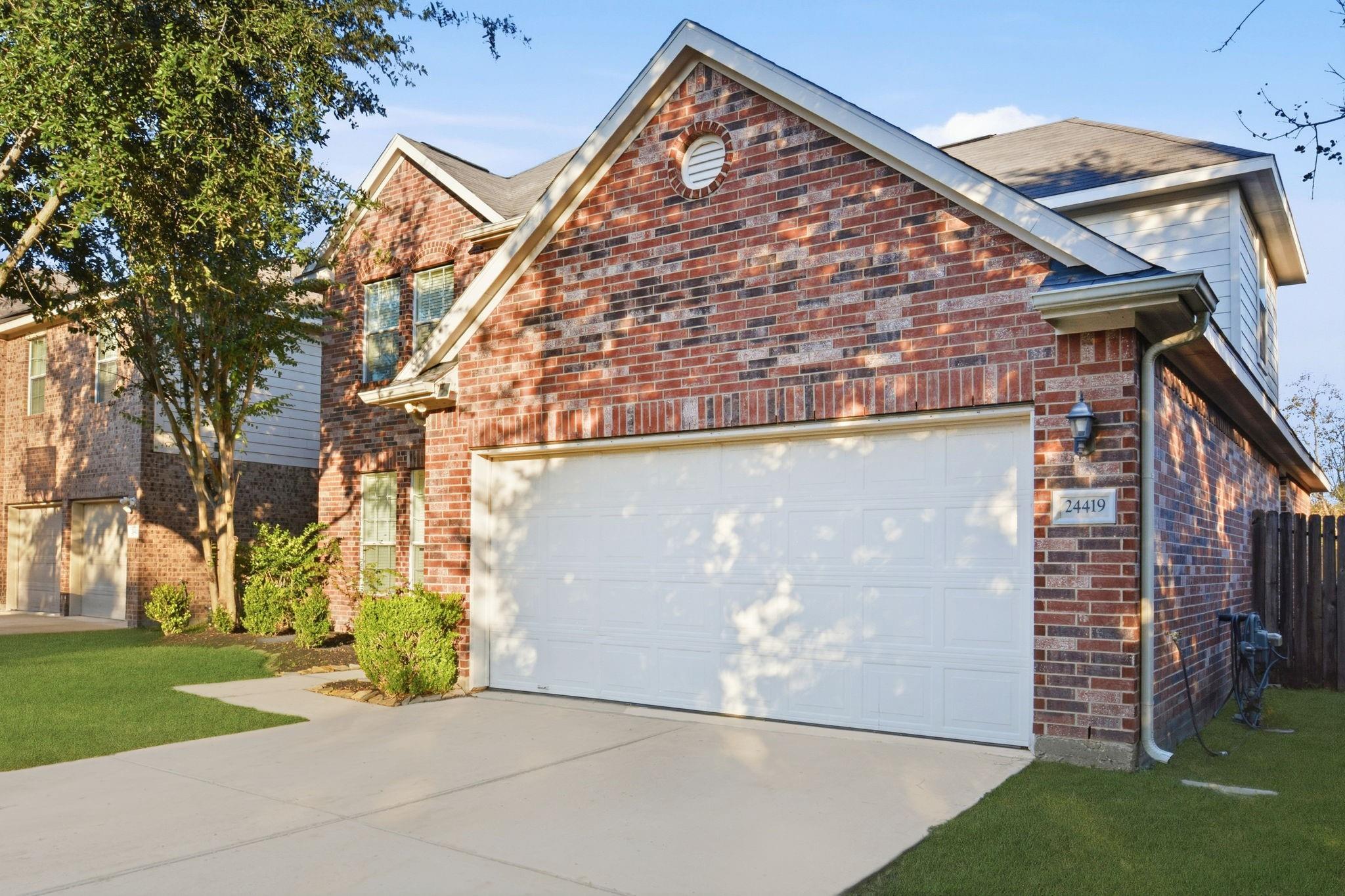 24419 Lakecrest Bend Drive