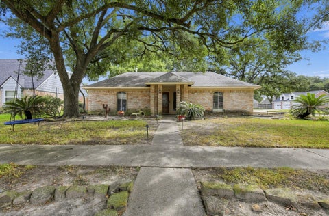 Photo of 15502 Chichester Lane, Jersey Village, TX 77040 (MLS # 2736094)