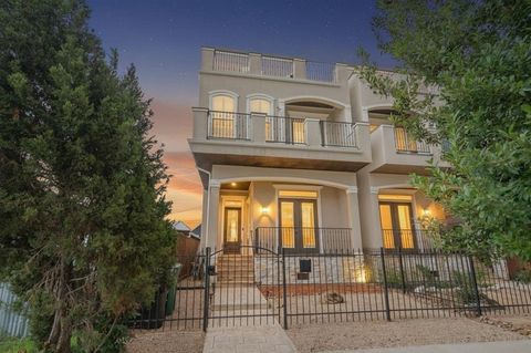 Photo of 823 W 21st Street, Houston, TX 77008 (MLS # 40294164)