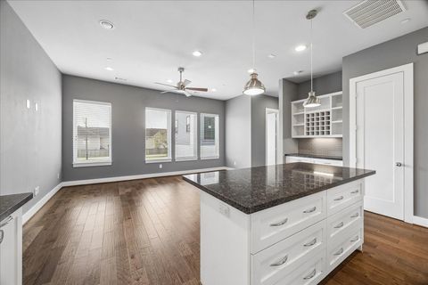 Tiny photo for 411 Grove Street #C, Houston, TX 77020 (MLS # 19656591)