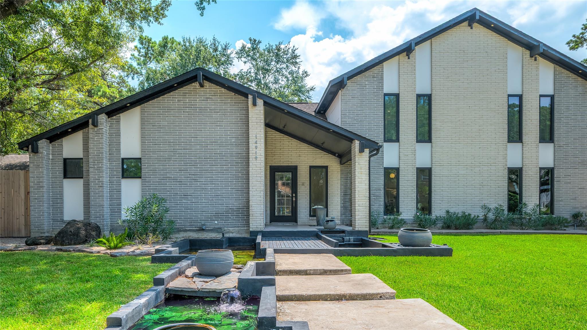 14919 Woodthorpe Lane