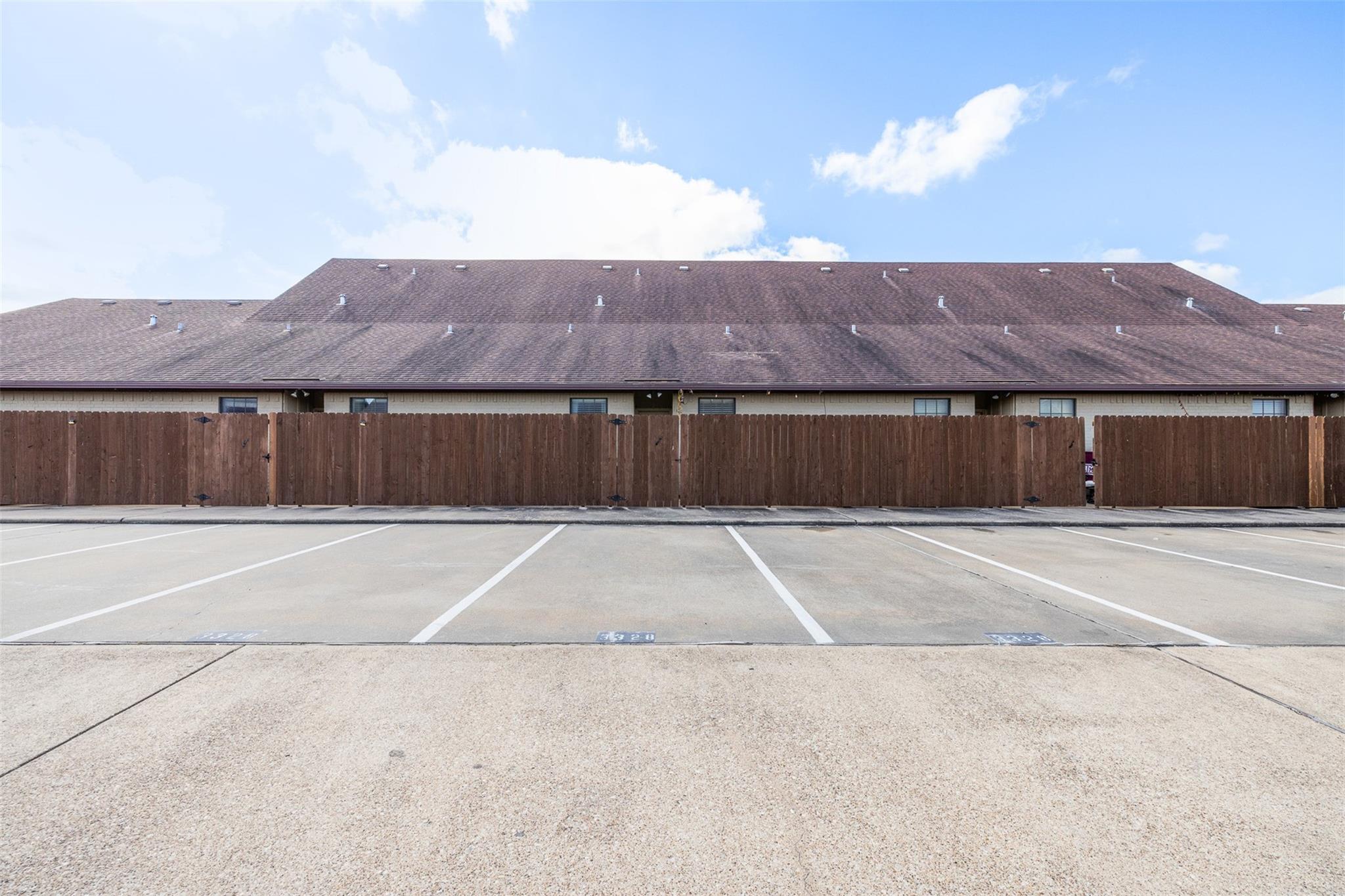 3328 Lieutenant Avenue