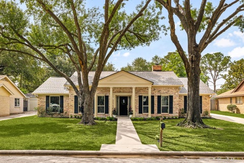 Homes For Sale - 9814 Moorberry Lane<br/> Houston, TX 77080