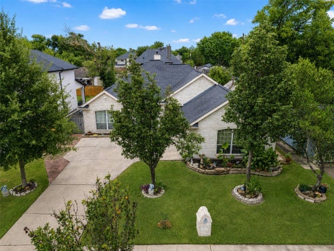 Homes For Sale - 1914 Restridge Drive<br/> Harris County, Houston, TX 77055