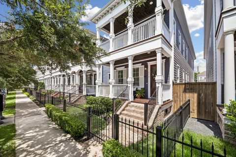 Photo of 718 Ashland Street, Houston, TX 77007 (MLS # 62723617)