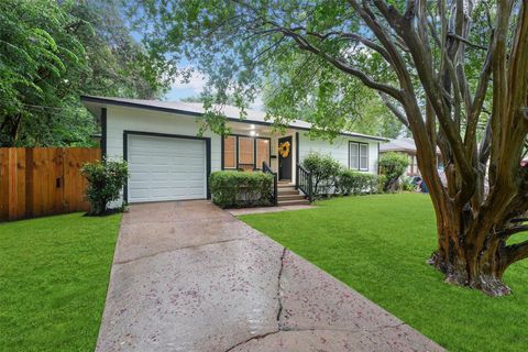 Photo of 907 Barnhill Street, Brenham, TX 77833 (MLS # 6297900) Photo of 907 Barnhill Street, Brenham, TX 77833 (MLS # 6297900)