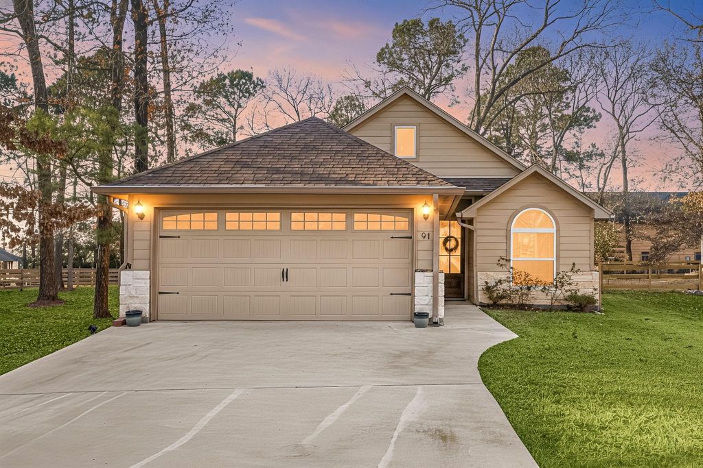 Photo of 91 Hillsborough Drive, Huntsville, TX 77340 (MLS # 25752014)