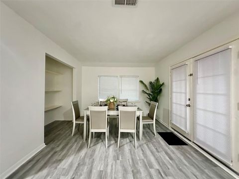 Tiny photo for 5346 Windswept Lane, Houston, TX 77056 (MLS # 42854478)