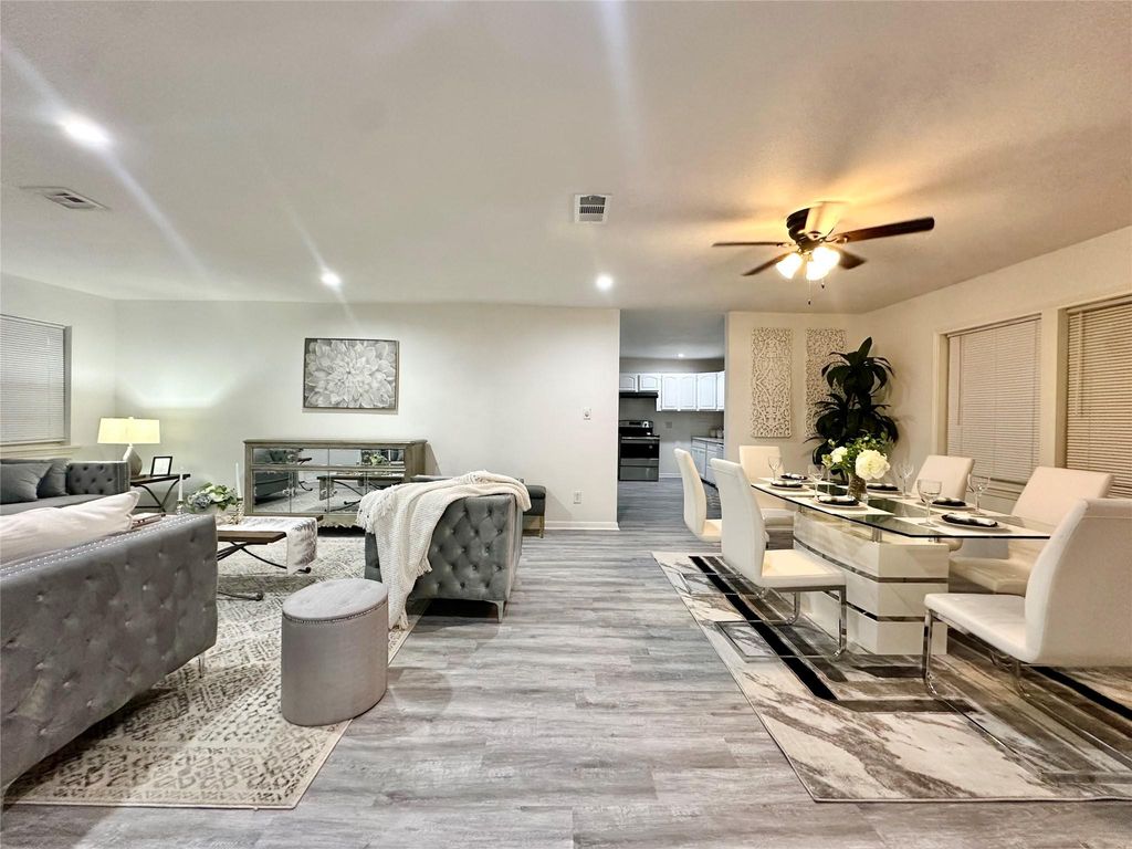 Photo of 5346 Windswept Lane, Houston, TX 77056 (MLS # 42854478)