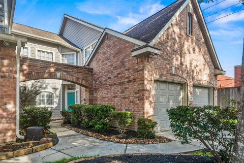 Photo of 2351 Summit Way CT, Houston, TX 77339 (MLS # 96286957)