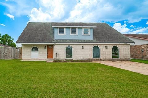 Photo of 10902 Sagevale Lane, Houston, TX 77089 (MLS # 79335450)