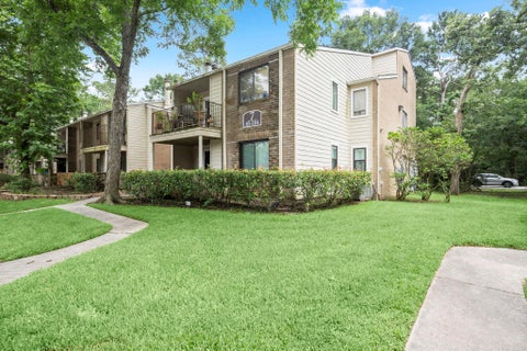 Condo For Sale - 3500 Tangle Brush Drive #102<br/> Spring, TX 77381