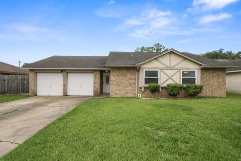 Photo of 1907 Cripple Creek Lane, Pearland, TX 77581 (MLS # 90350187)