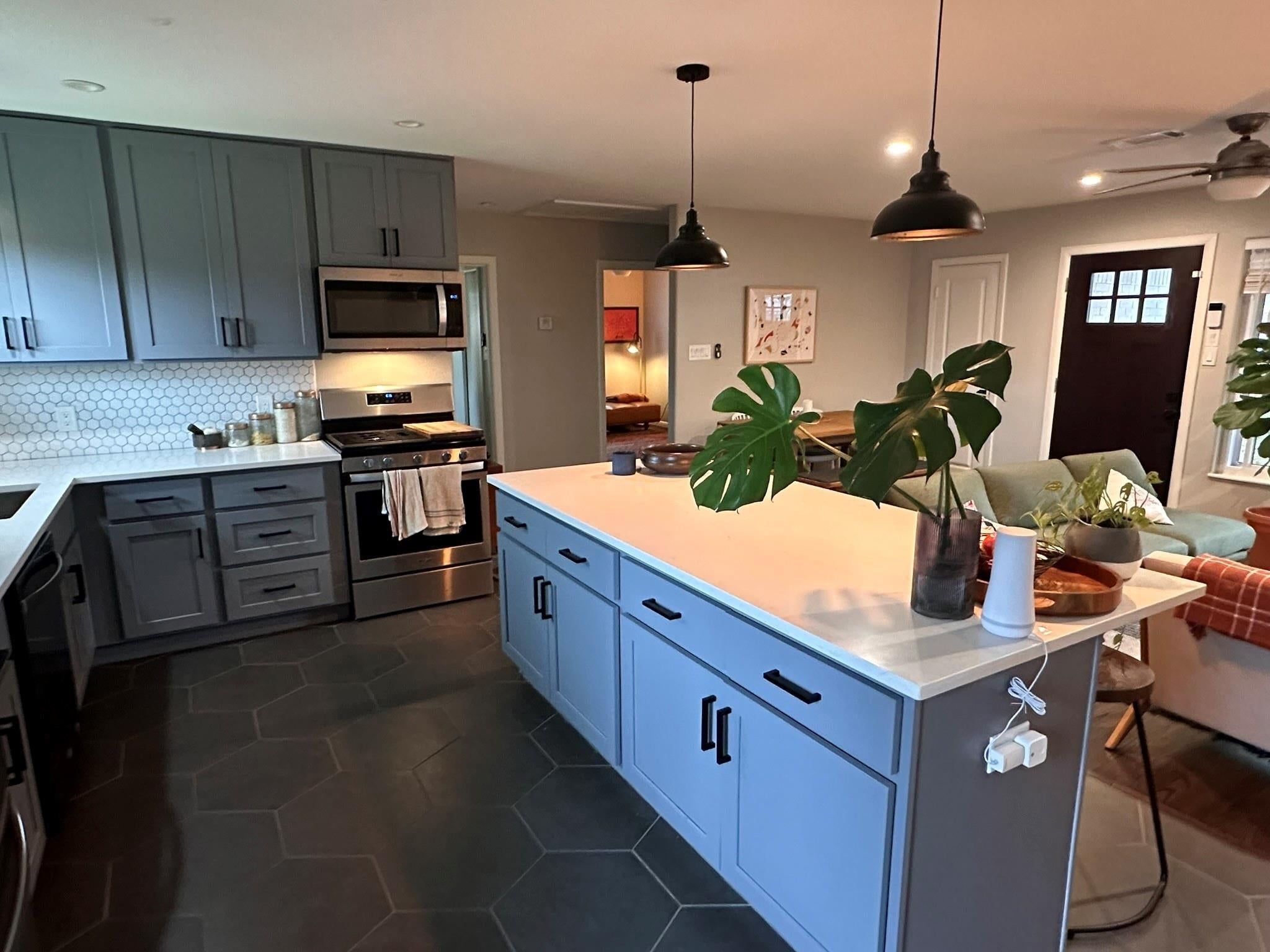 4622 Nina Lee Lane