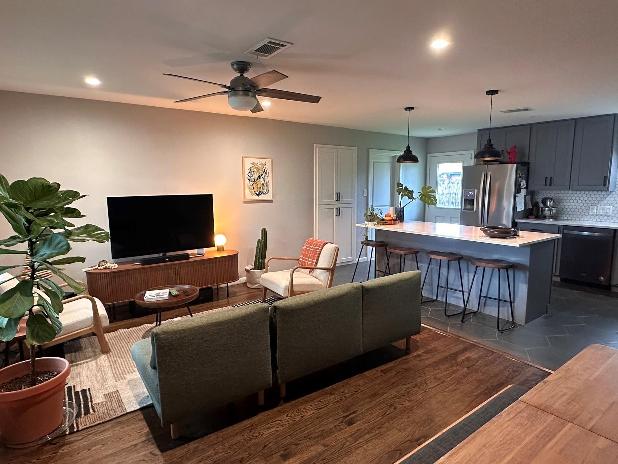 4622 Nina Lee Lane