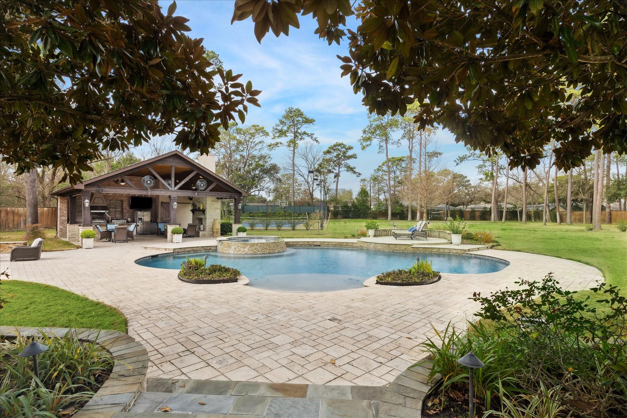 21 W Rivercrest Drive