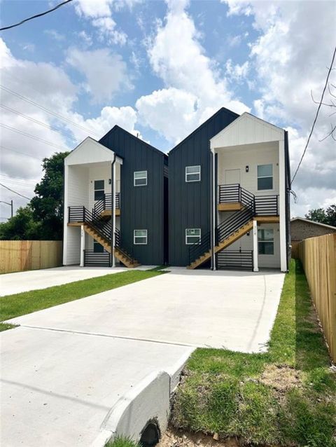 Photo of 328 Clearwater St St, Houston, TX 77029 (MLS # 78978287)