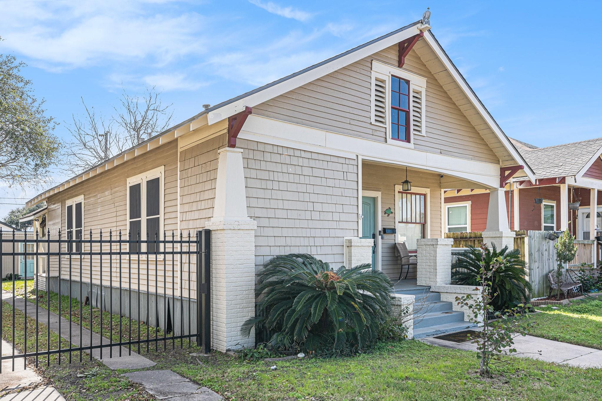 4419 Avenue Q 1/2