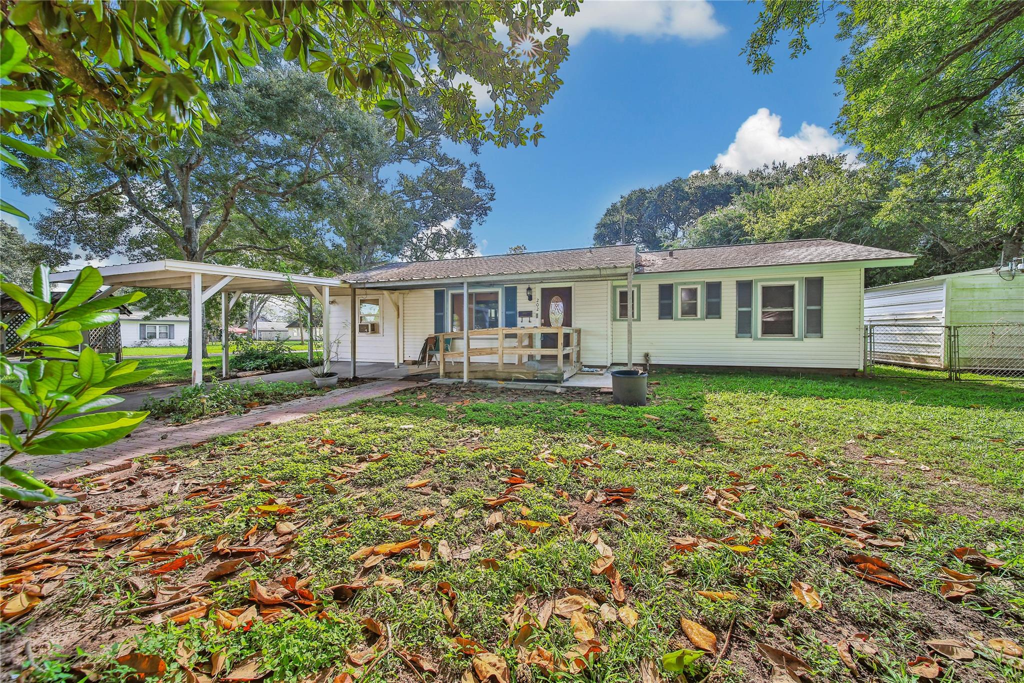 202 Hammond Loop