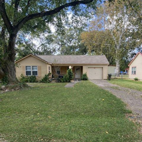 Photo of 1706 Katy Avenue, Bay City, TX 77414 (MLS # 84702013)